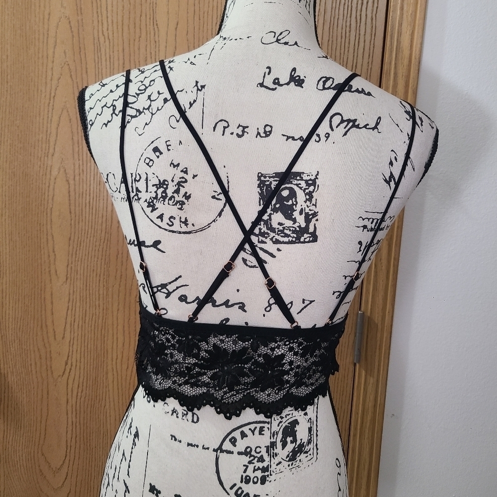Fornia Black Lace Strappy Bralette - Picture 4 of 5